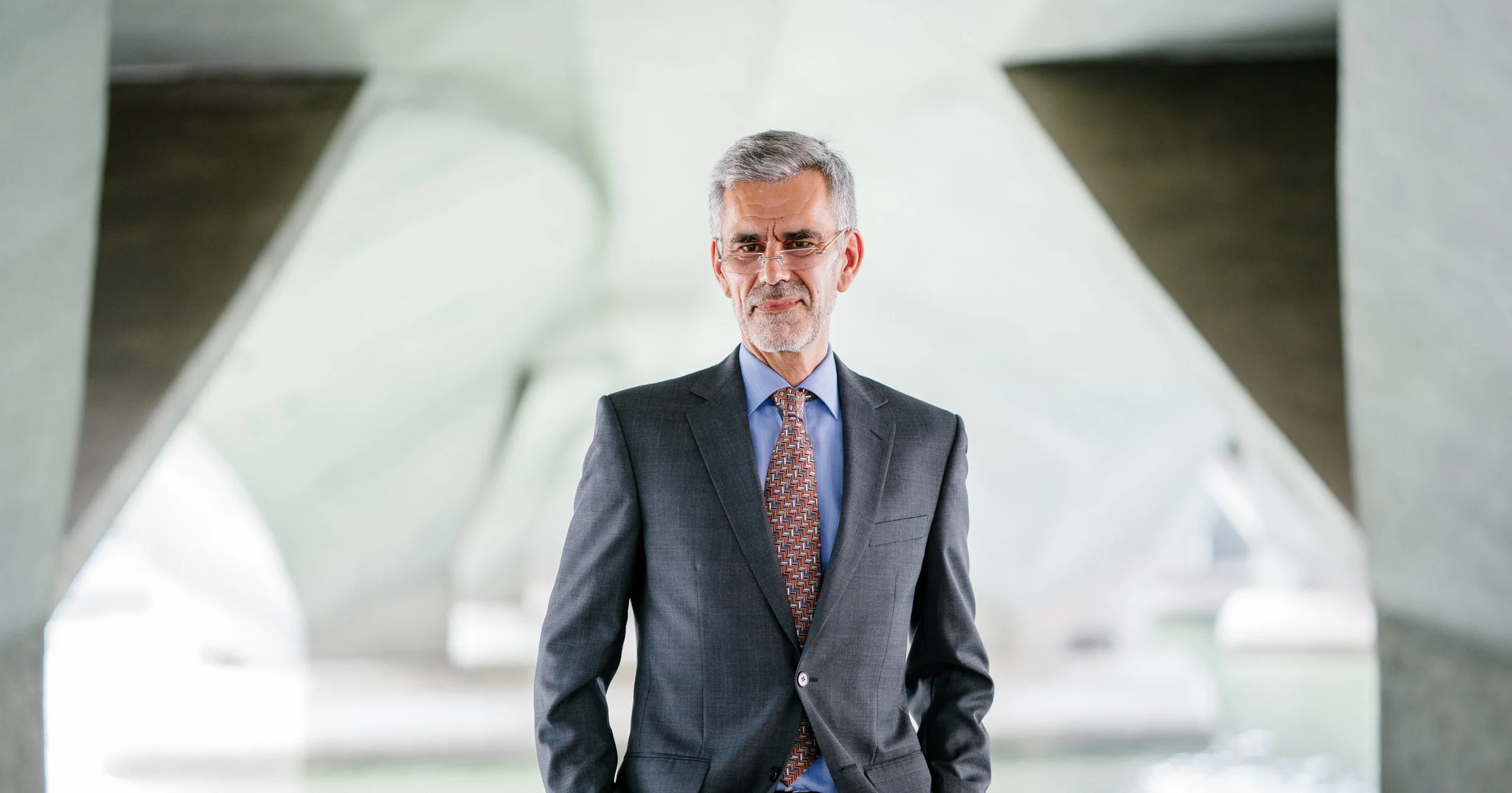 Director of Finance Jobs in Los Angeles, California: Salary Overview and Job Description