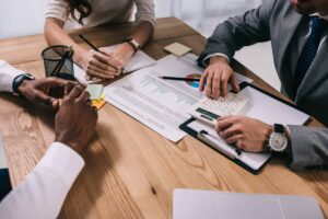 Complete guide for career switchers to enter finance jobs in Saudi Arabia, KSA, including investment banking, ESG, blockchain, and finance analyst roles.
