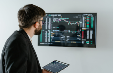 Professional practicing Excel and financial modeling for US finance jobs